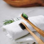 Naturalna pielęgnacja zębów ? produkty bez fluoru? Pasty DIY? Modny trend, czy naprawdę skuteczna ochrona zębów i jamy ustnej?