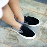 Jakie buty do szkoły? Lekarz ortopeda odradza sznurówki